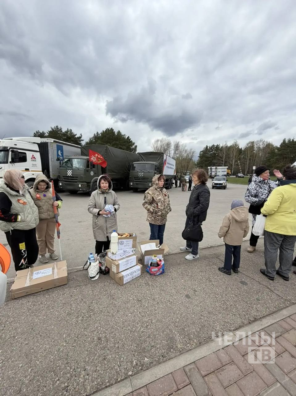 Из Набережных Челнов в зону СВО отправили три грузовика гумпомощи