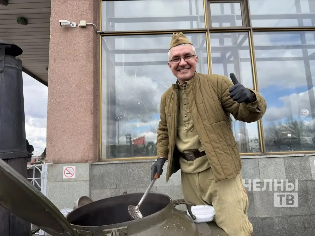 «Паровоз Победы» прибыл в Челны с техникой и полевой кухней