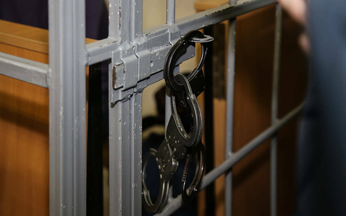 Жителя Челнов отправили в колонию за угон микроавтобуса от детсада