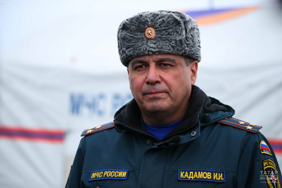 Ирек Кадамов поздравил пожарных и отметил развитие службы в Татарстане