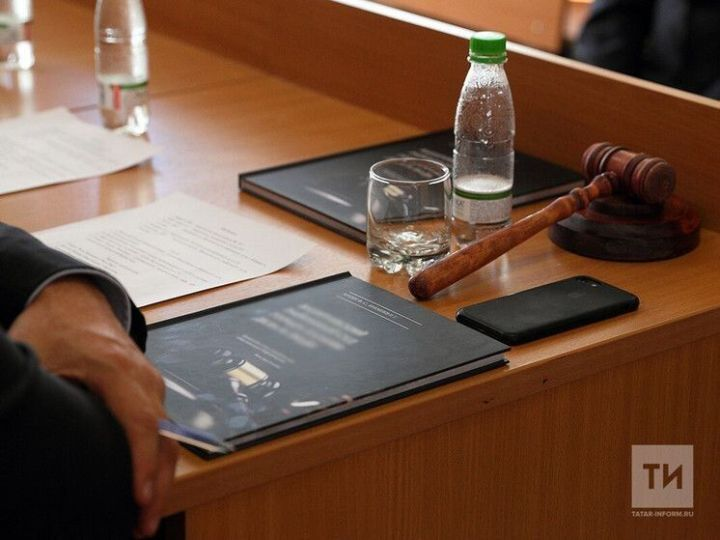 Экс-управделами Минздрава РТ освободили от наказания за халатность