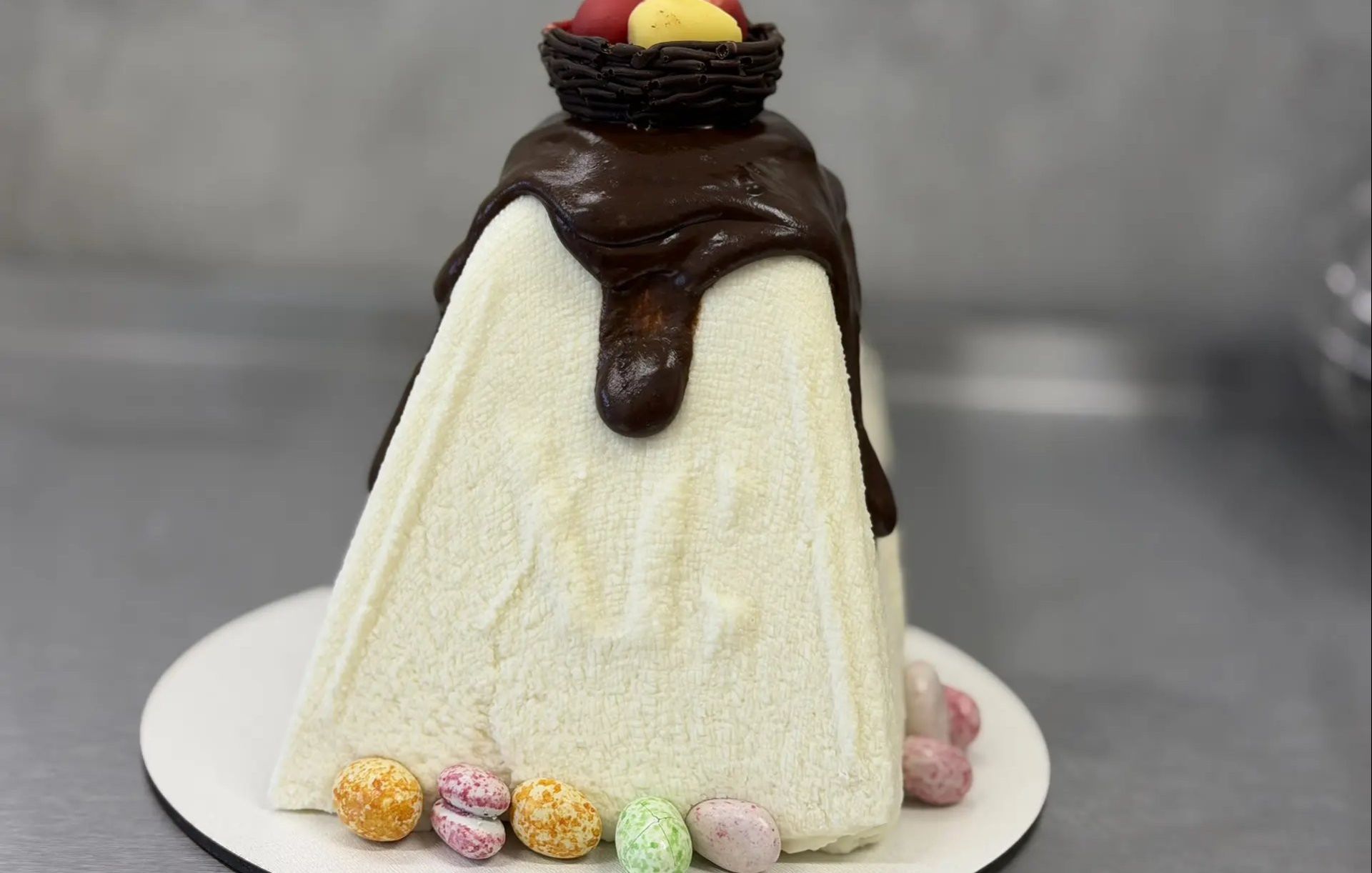 Шеф-кондитер раскрыла секрет идеальной пасхи с орешками и шоколадом