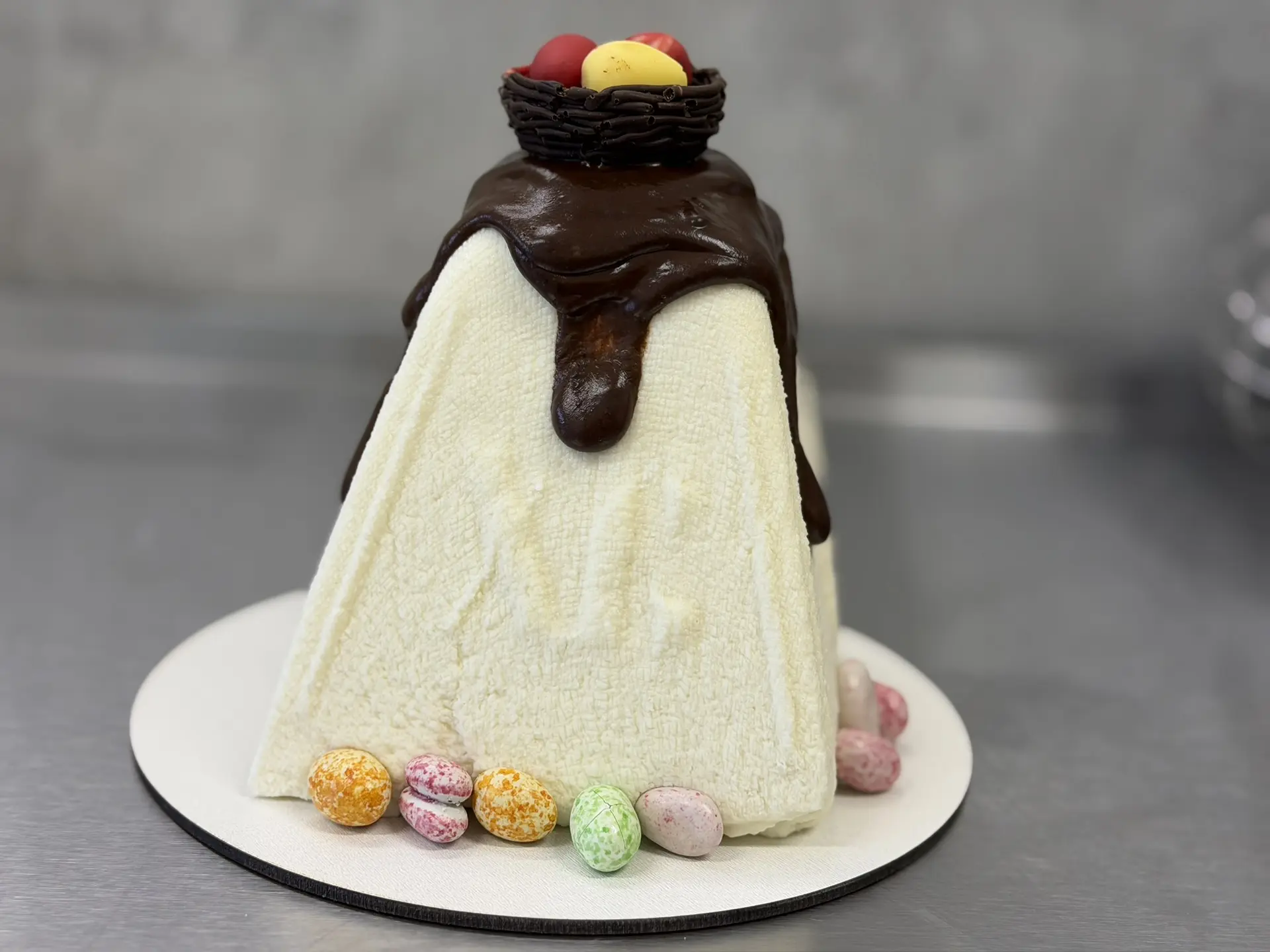 Шеф-кондитер раскрыла секрет идеальной пасхи с орешками и шоколадом