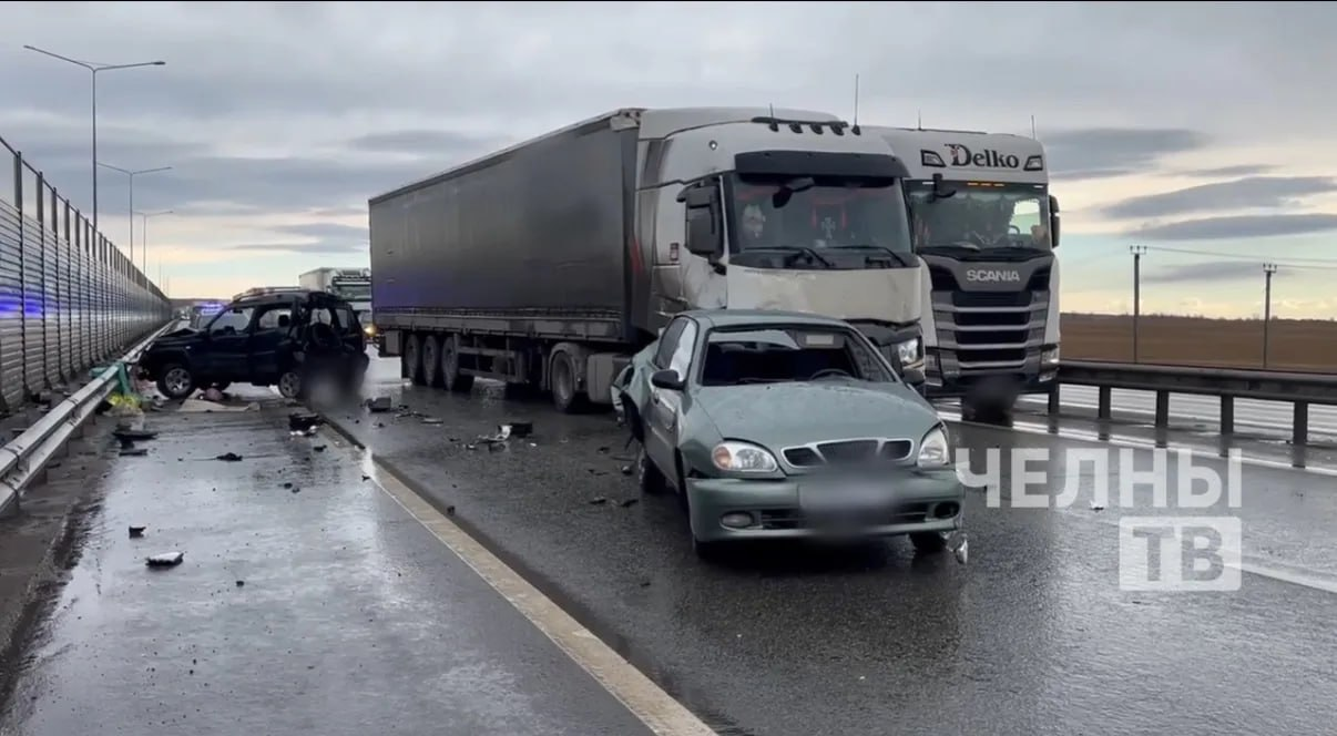 В Набережных Челнах произошла смертельная авария при въезде в город