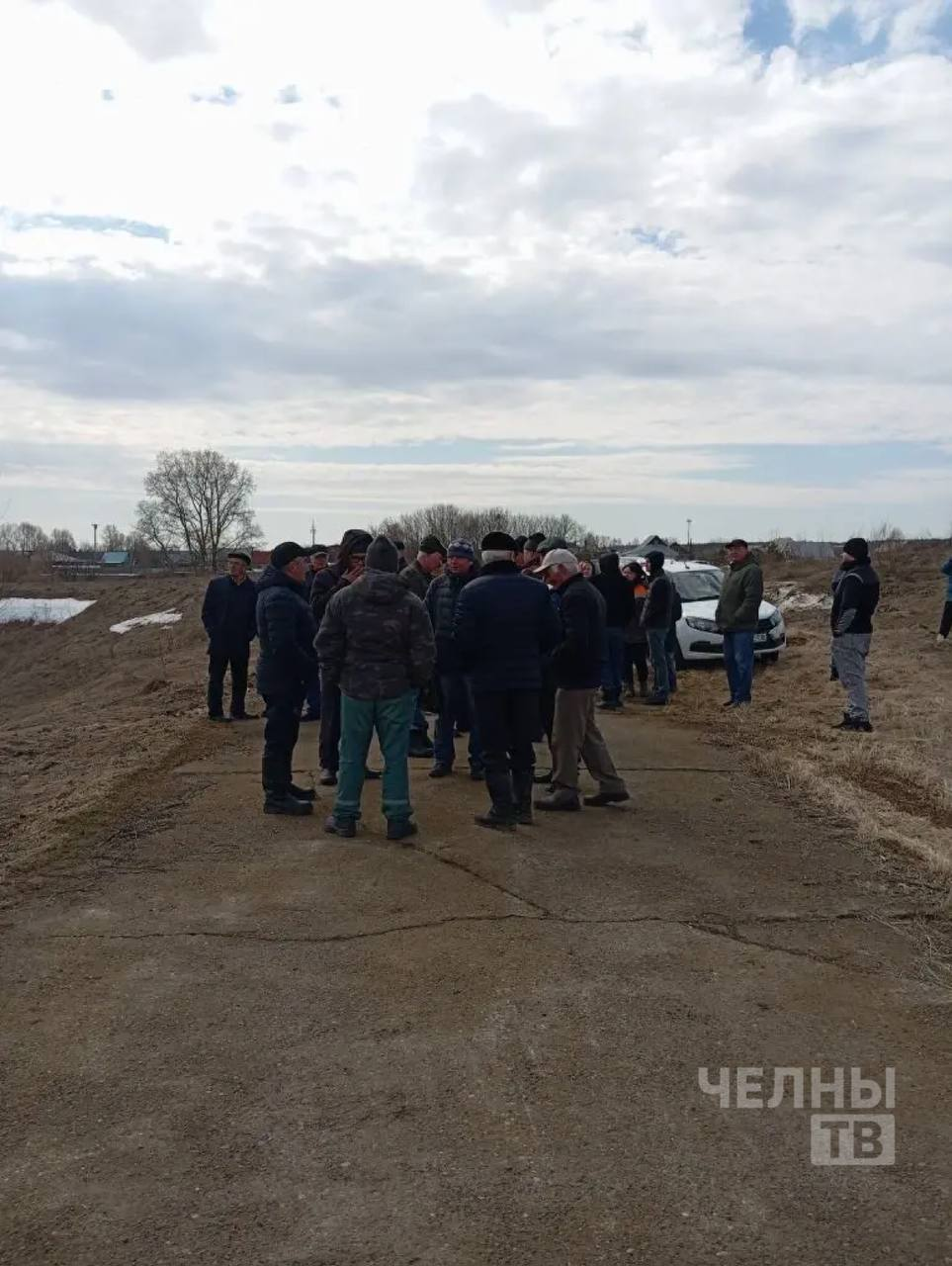 Жители Иштиряково жалуются на резкий химический запах реки