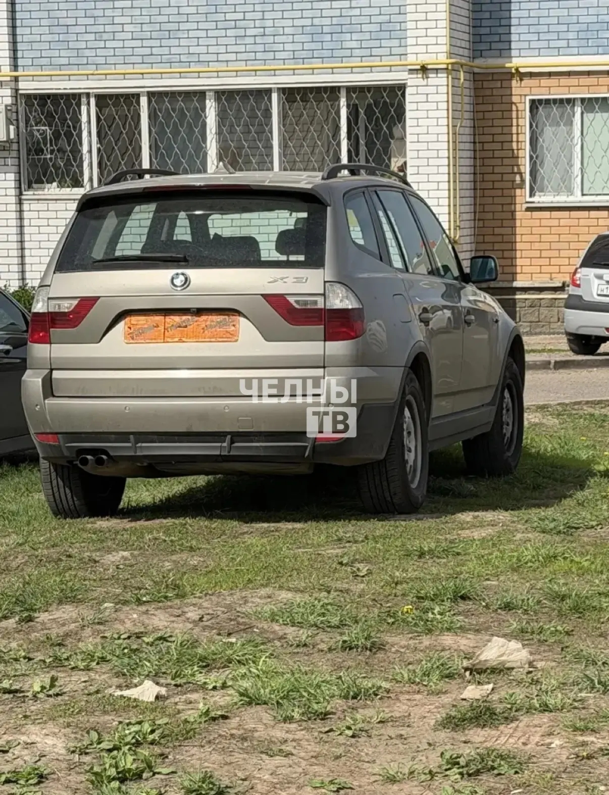 В Татарстане напомнили о штрафах за парковку на газонах и тротуарах