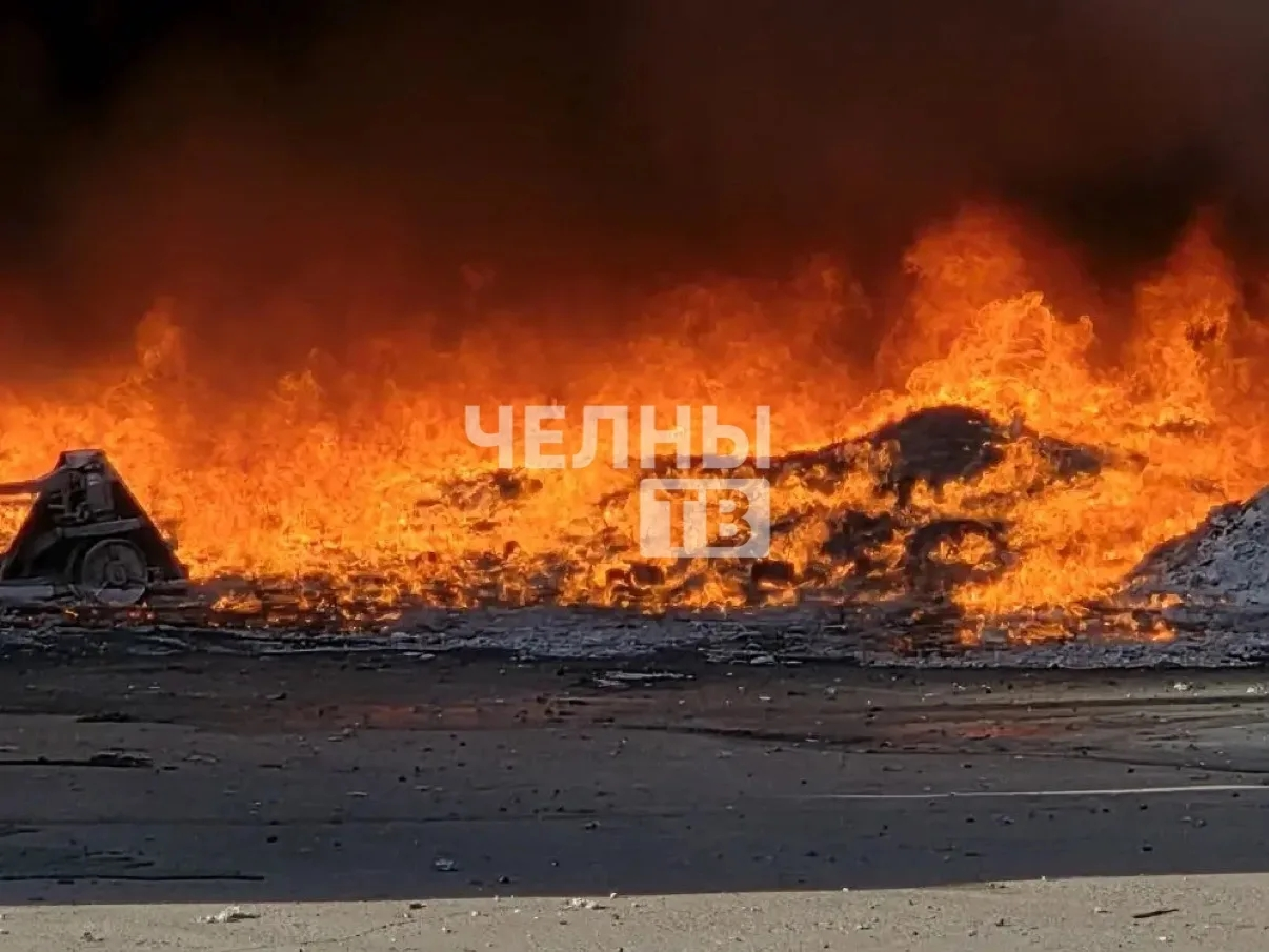 Подробности крупного пожара в производственном цеху в Челнах