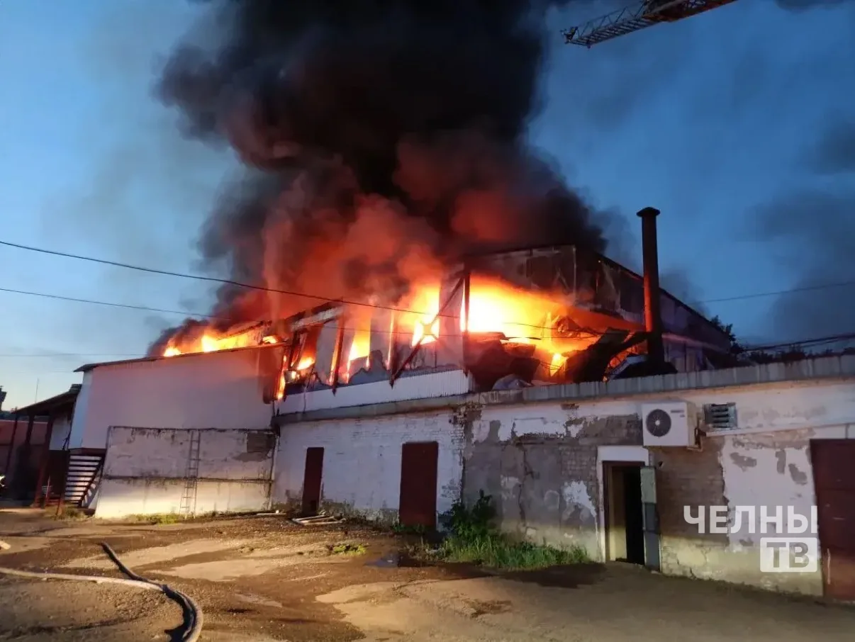 В Челнах произошел серъезный пожар на производстве: подробности