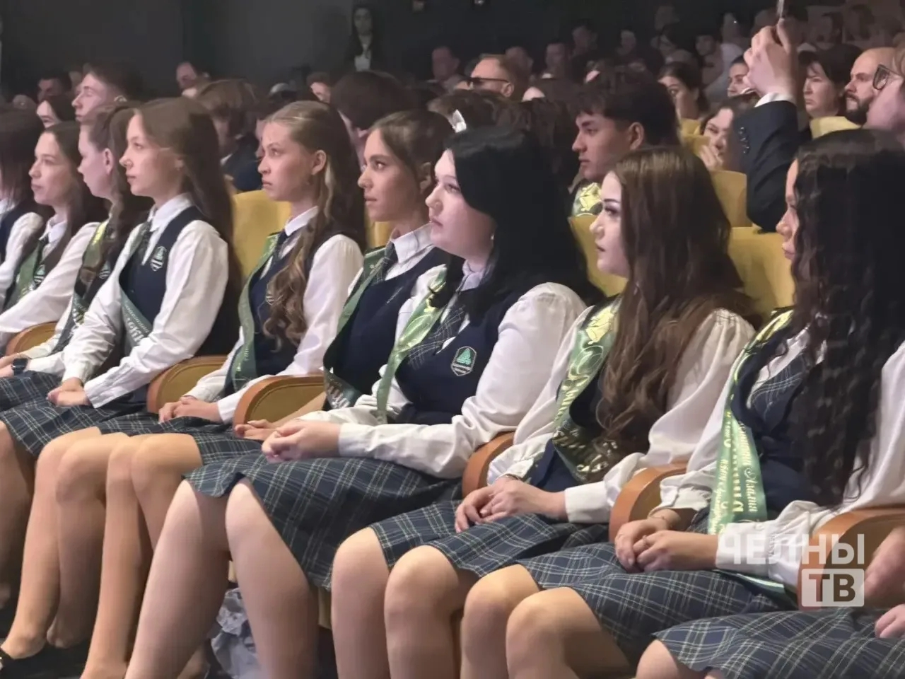В школах Набережных Челнов прозвенел последний звонок