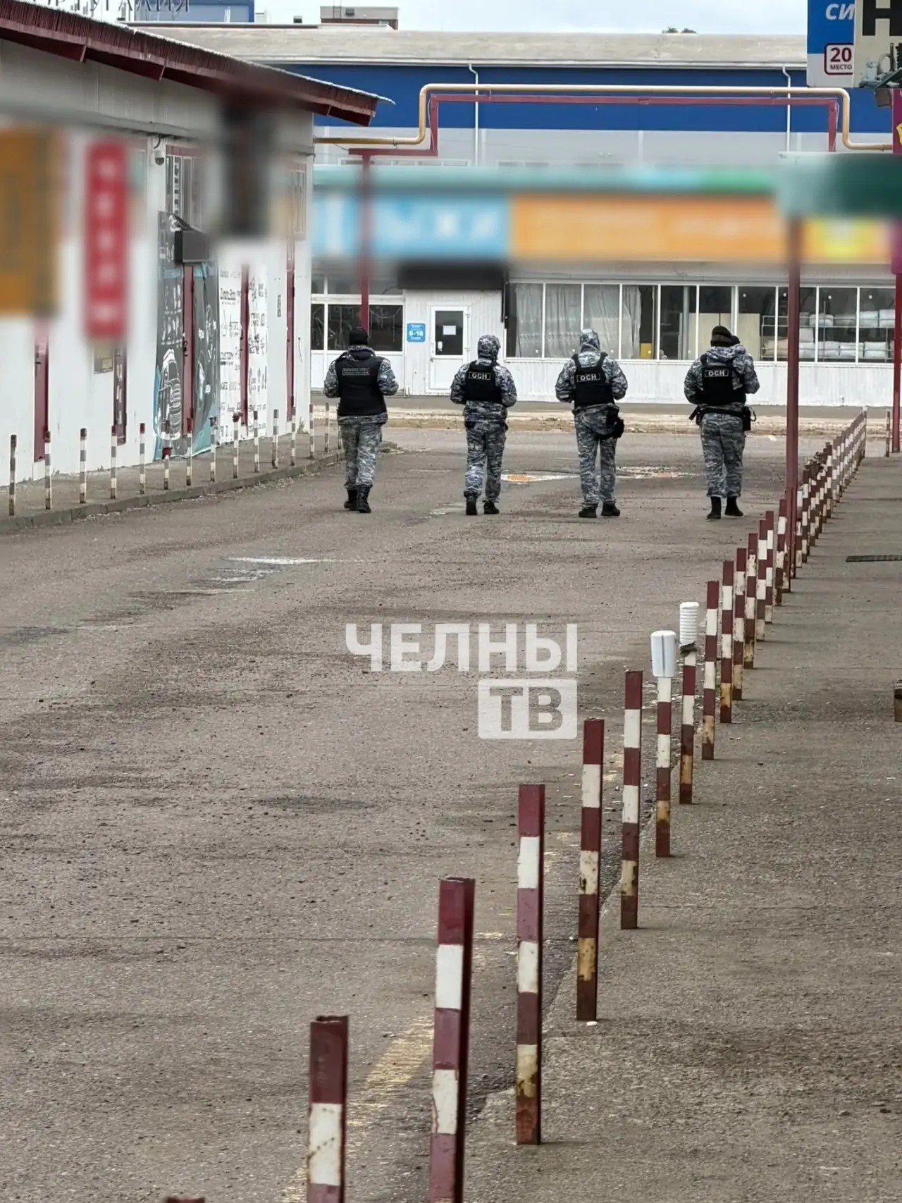 В Челнах начали опечатывать павильоны рынка «Гараж 500»