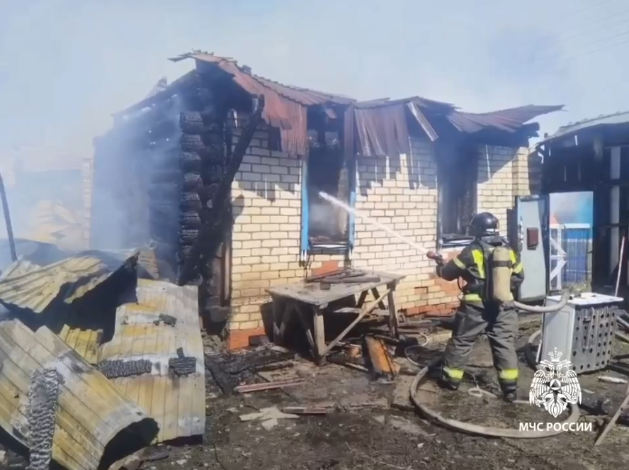 В Дрожжановском районе пенсионер погиб при пожаре в частном доме