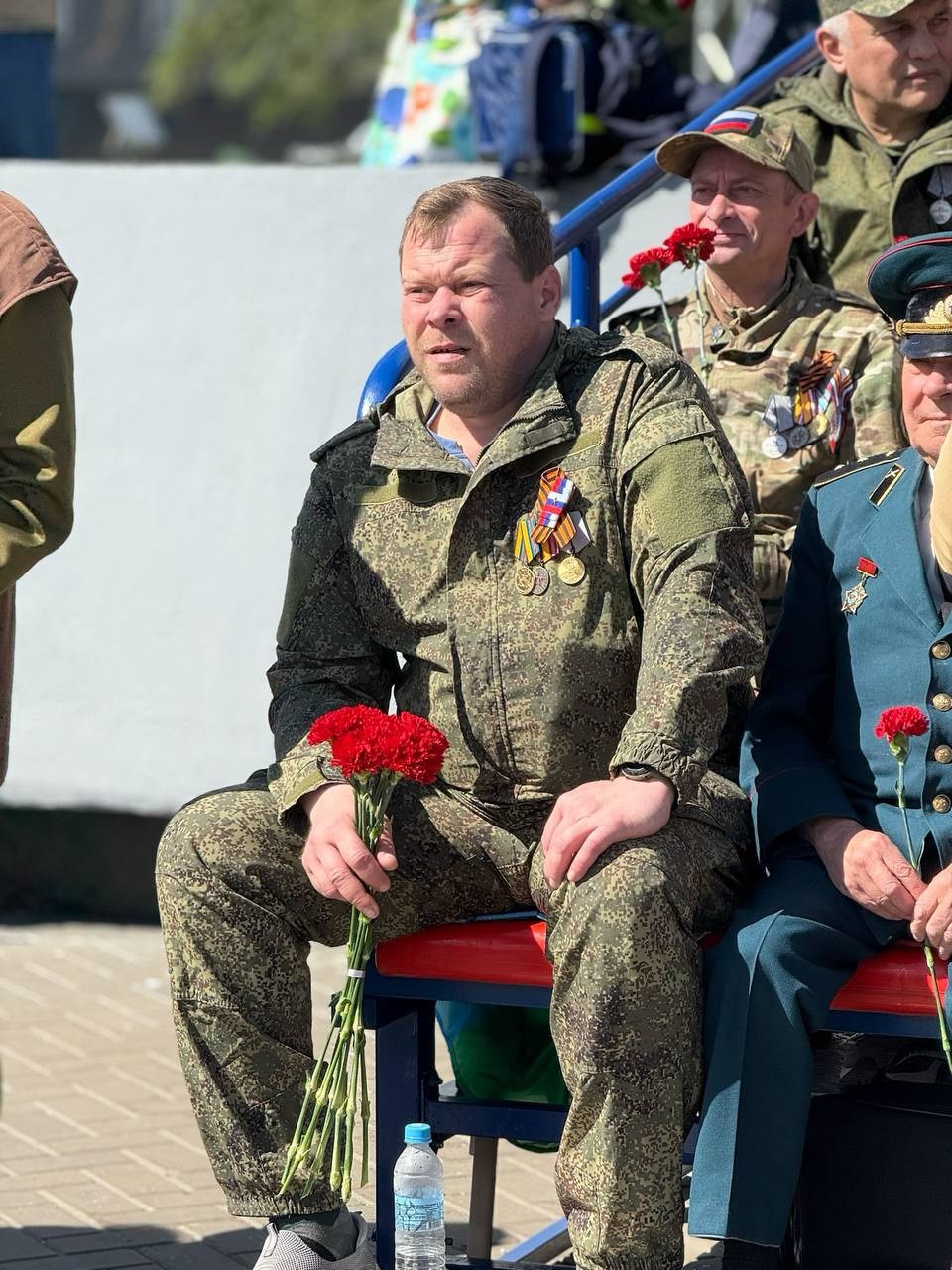 Наиль Магдеев поздравил ветеранов и бойцов СВО перед парадом