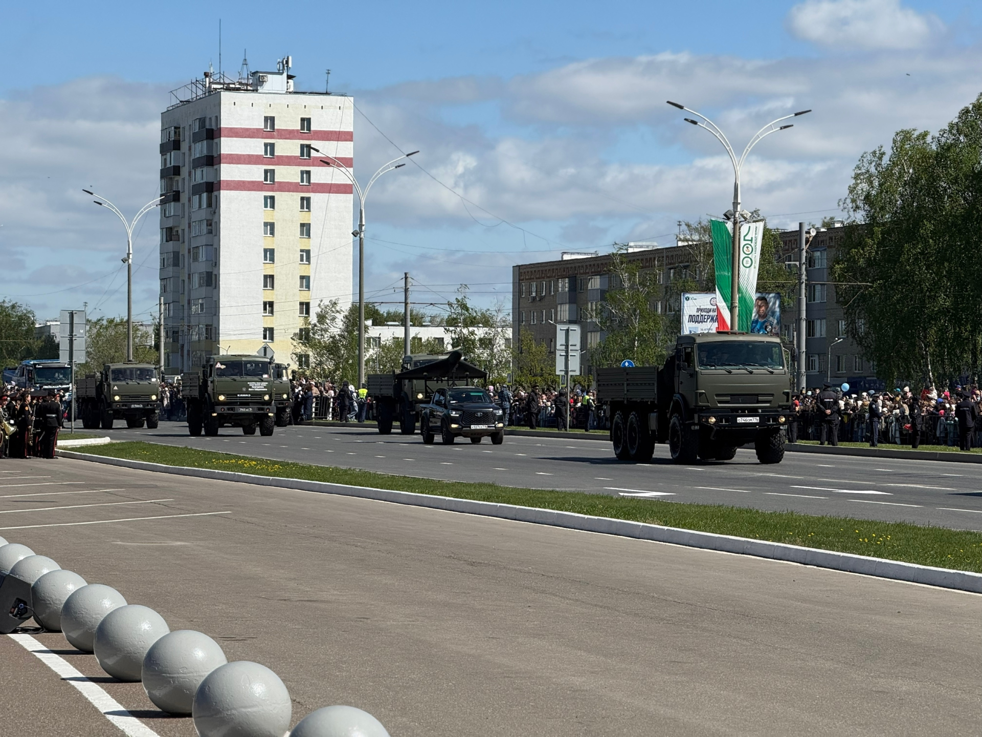 Как прошел Парад Победы в Набережных Челнах — фото и видео