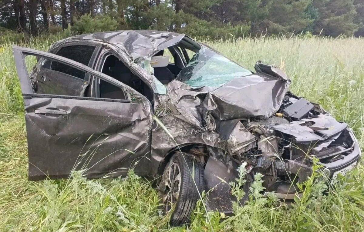 Смертельное ДТП в Татарстане: водитель погиб после опрокидывания авто