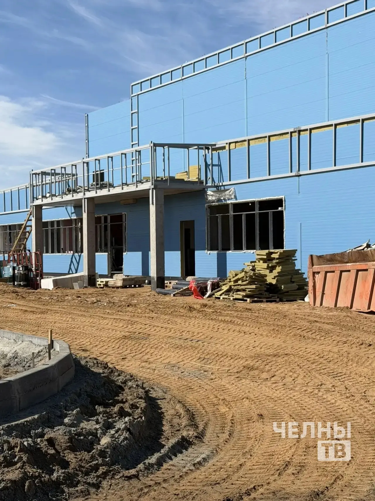 В Тукаевском районе строят крытый каток для хоккеистов и фигуристов