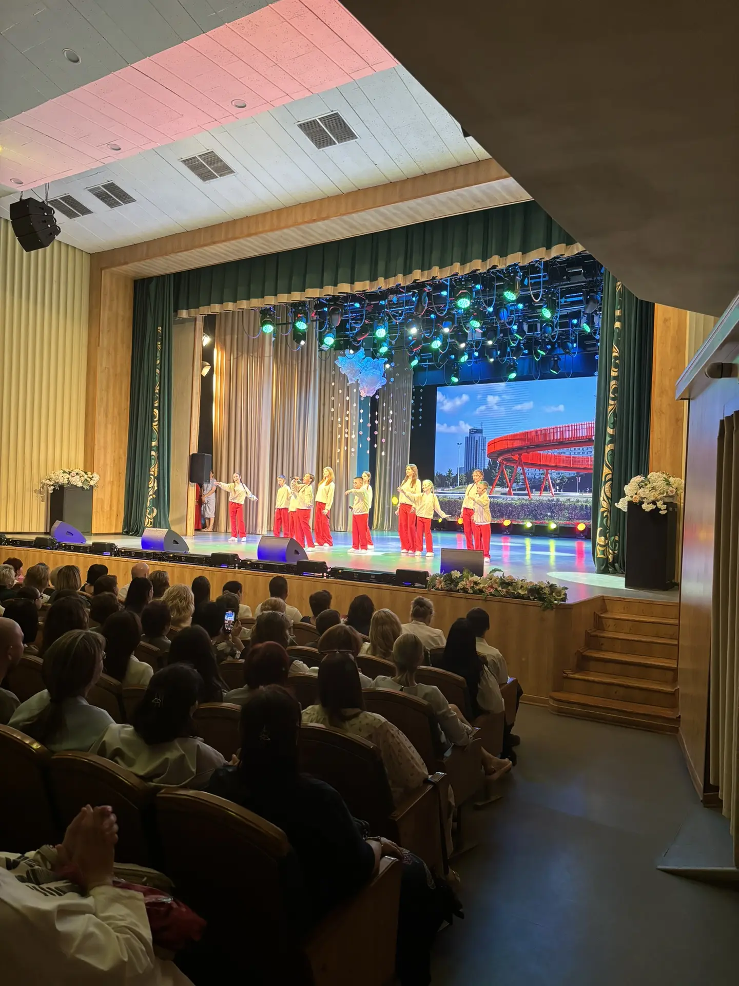 Лучших медиков Челнов наградили в честь профессионального праздника