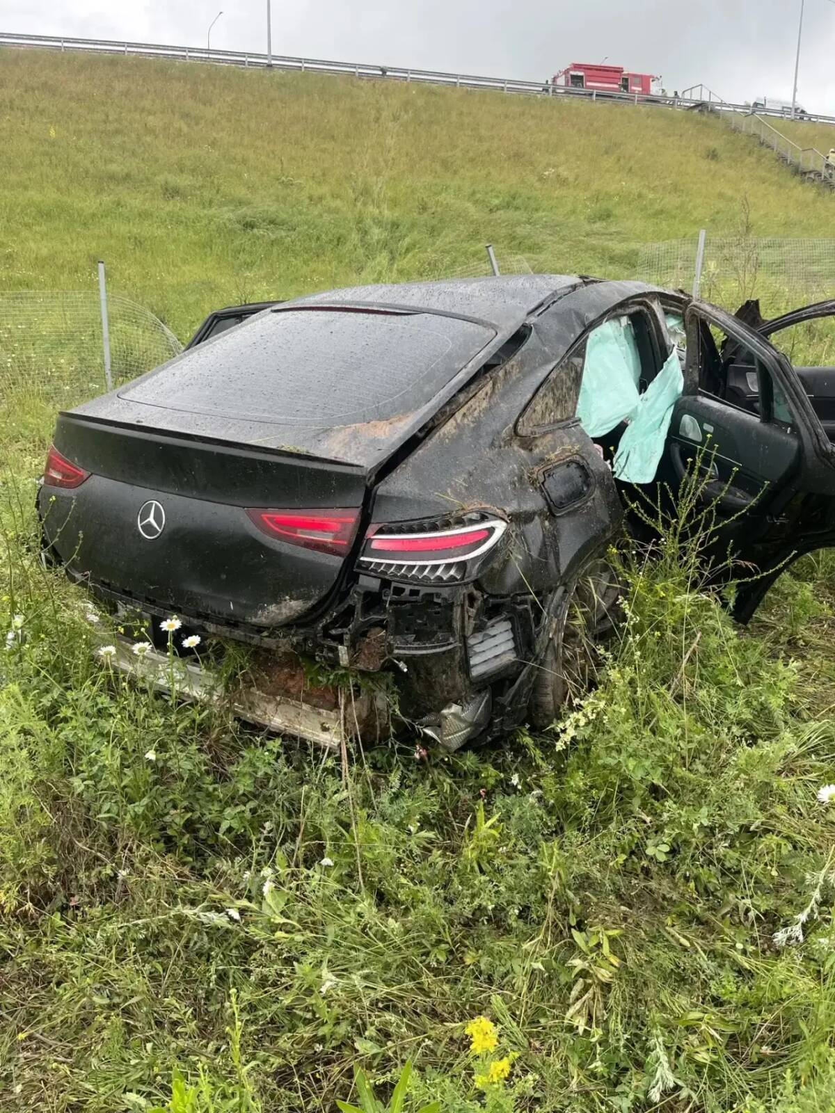 На трассе М-12 в Татарстане погиб водитель Mercedes после ДТП