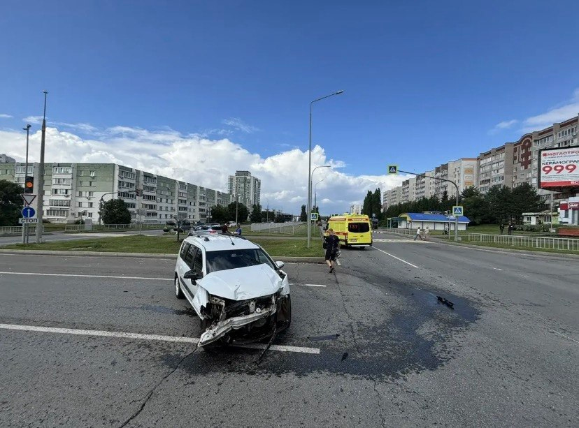 В Челнах три человека пострадали в ДТП на перекрестке Чулмана и Беляева