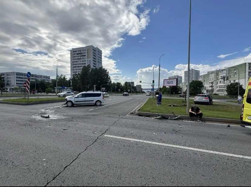 В Челнах три человека пострадали в ДТП на перекрестке Чулмана и Беляева