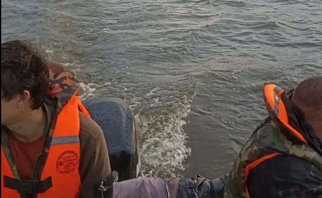 В Татарстане спасли двух взрослых и ребенка с терпящей бедствие лодки