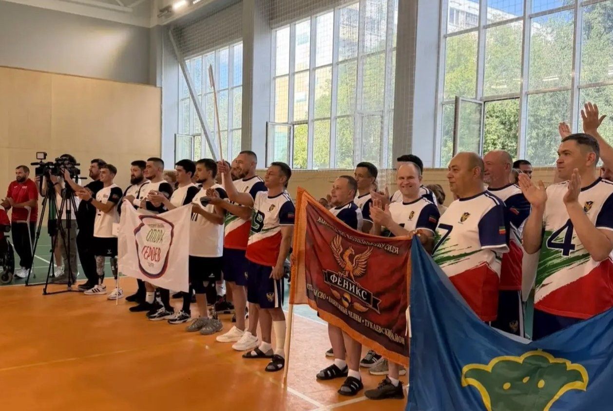 Команда «Феникс» из Челнов победила в турнире по волейболу сидя