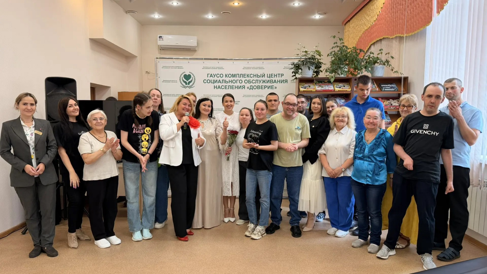 В Челнах для получателей соцуслуг провели концерт ко Дню семьи