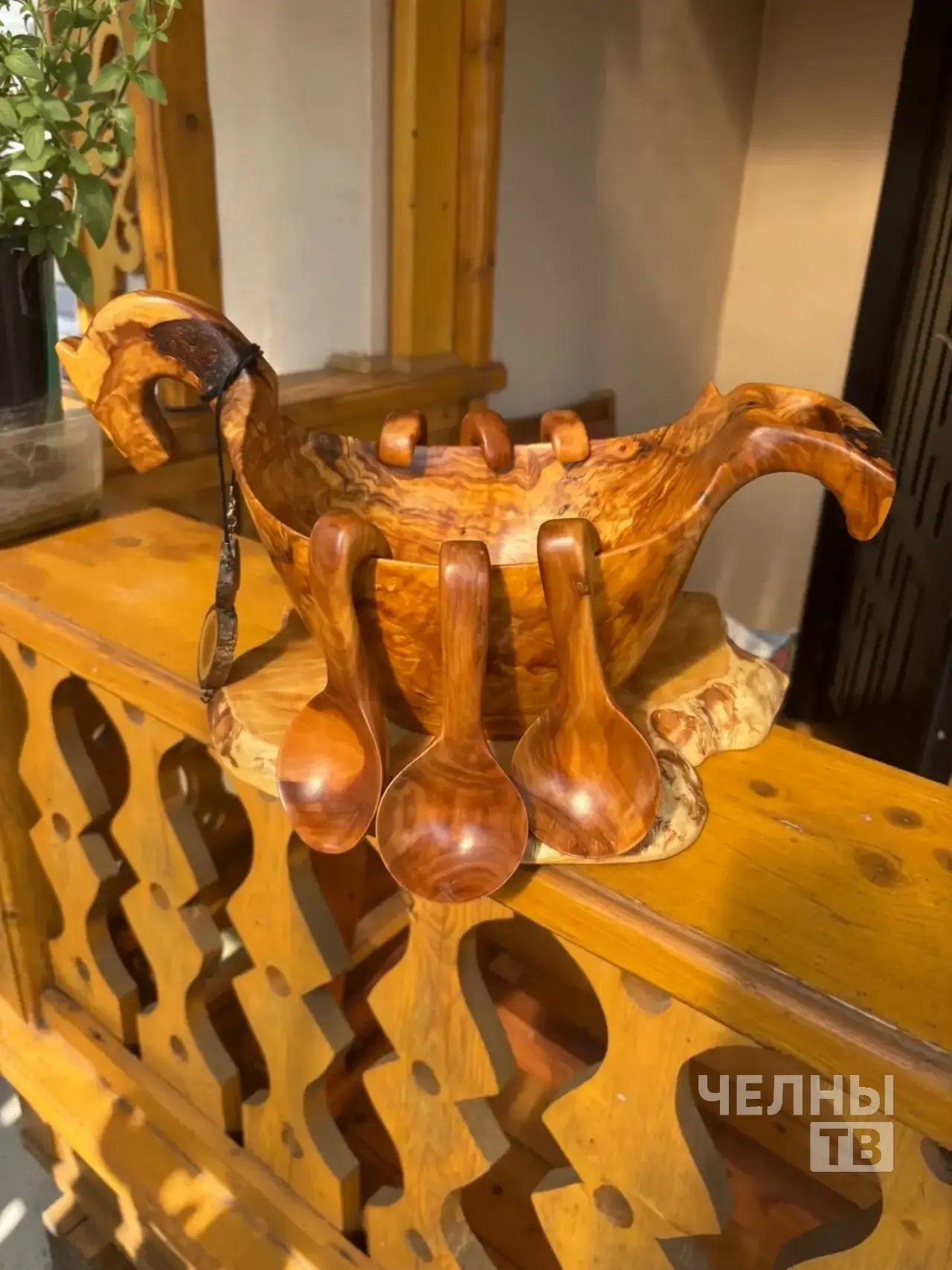 Челнинский мастер создал более тысячи уникальных изделий из дерева