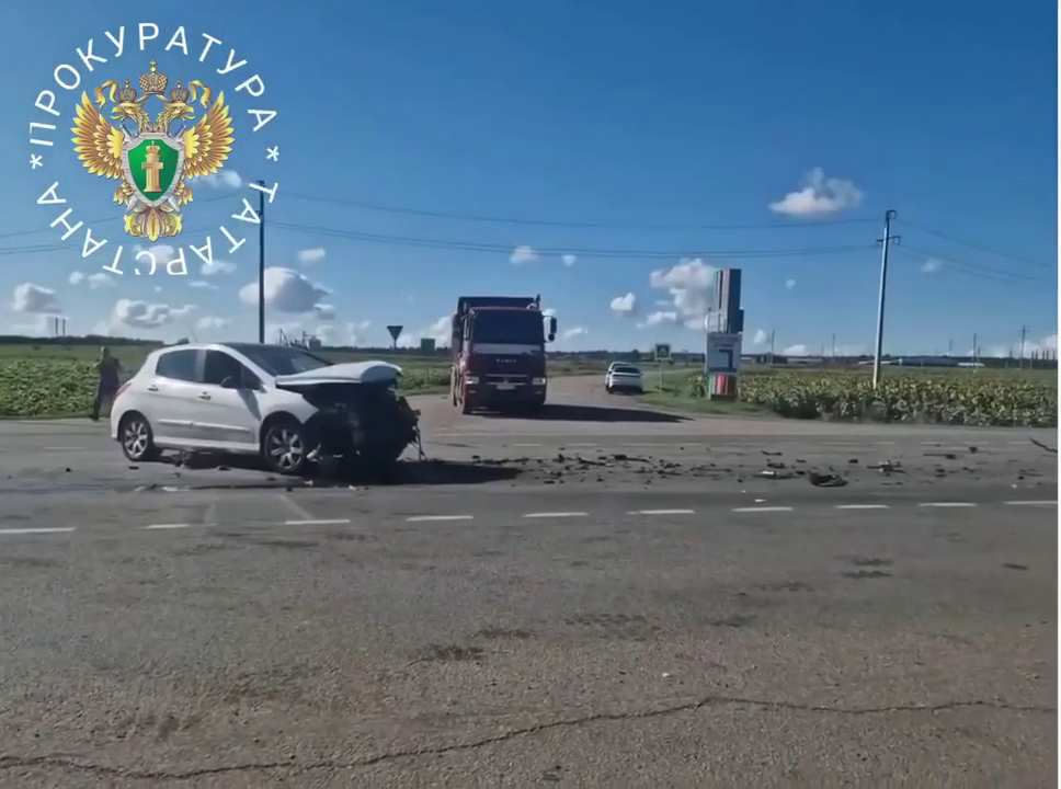 Автобус с пассажирами вылетел в кювет после ДТП в Алексеевском районе