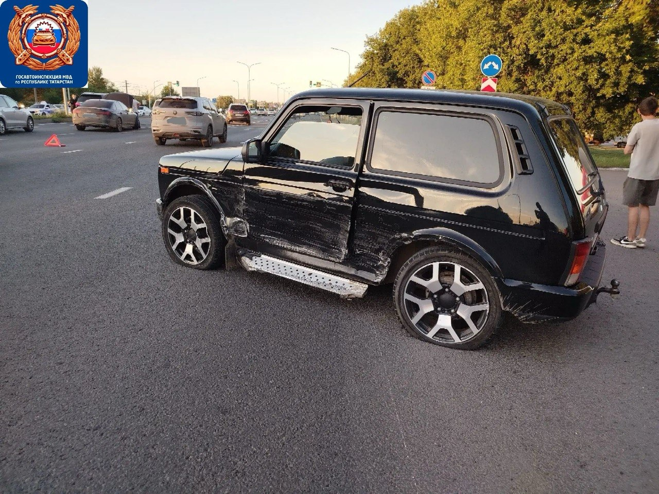 В Набережных Челнах Kia столкнулась с Lada Niva при развороте