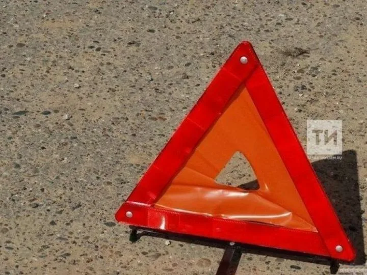 В Казани на Дубравной «Лада Гранта» опрокинулась после ДТП
