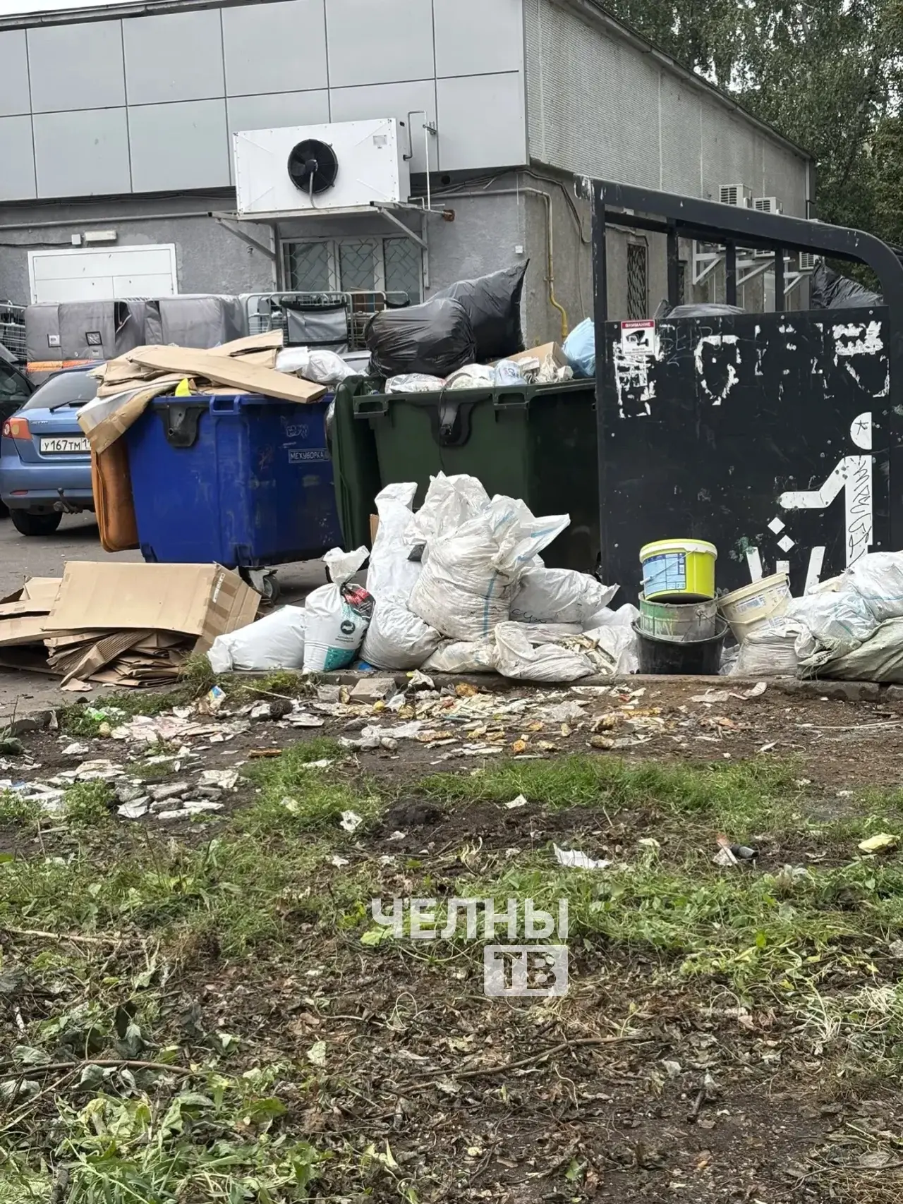 Неприятный запах и горы мусора: жители Челнов пожаловались на свалку