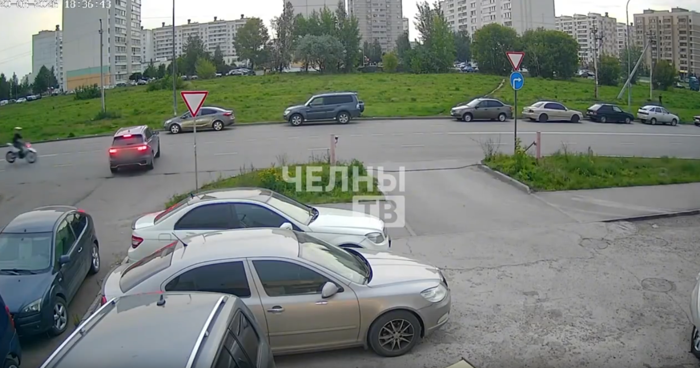 В Челнах подросток на питбайке попал в ДТП и получил тяжелые травмы