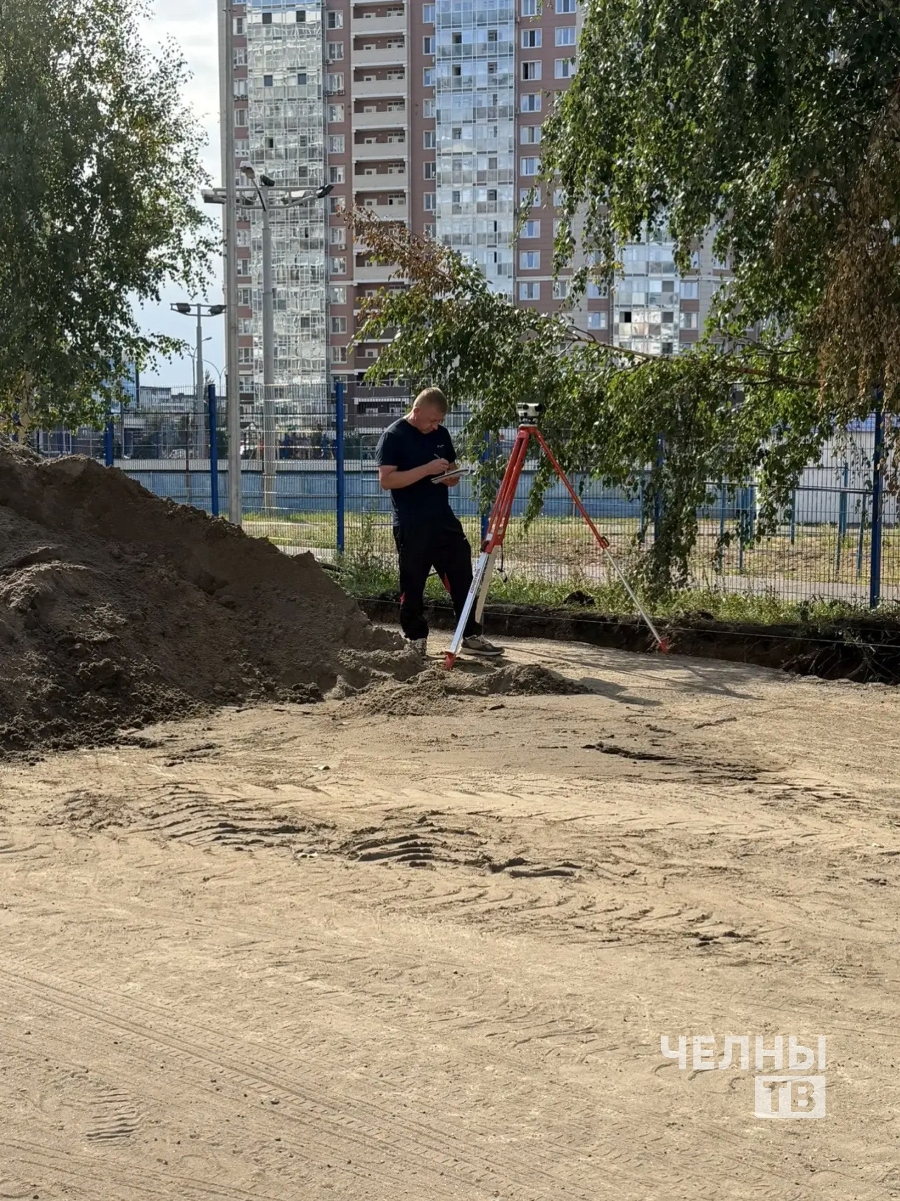Дворы 21 комплекса Челнов обновляют
