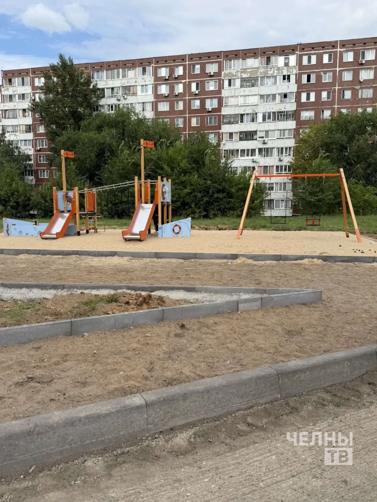 Дворы 21 комплекса Челнов обновляют