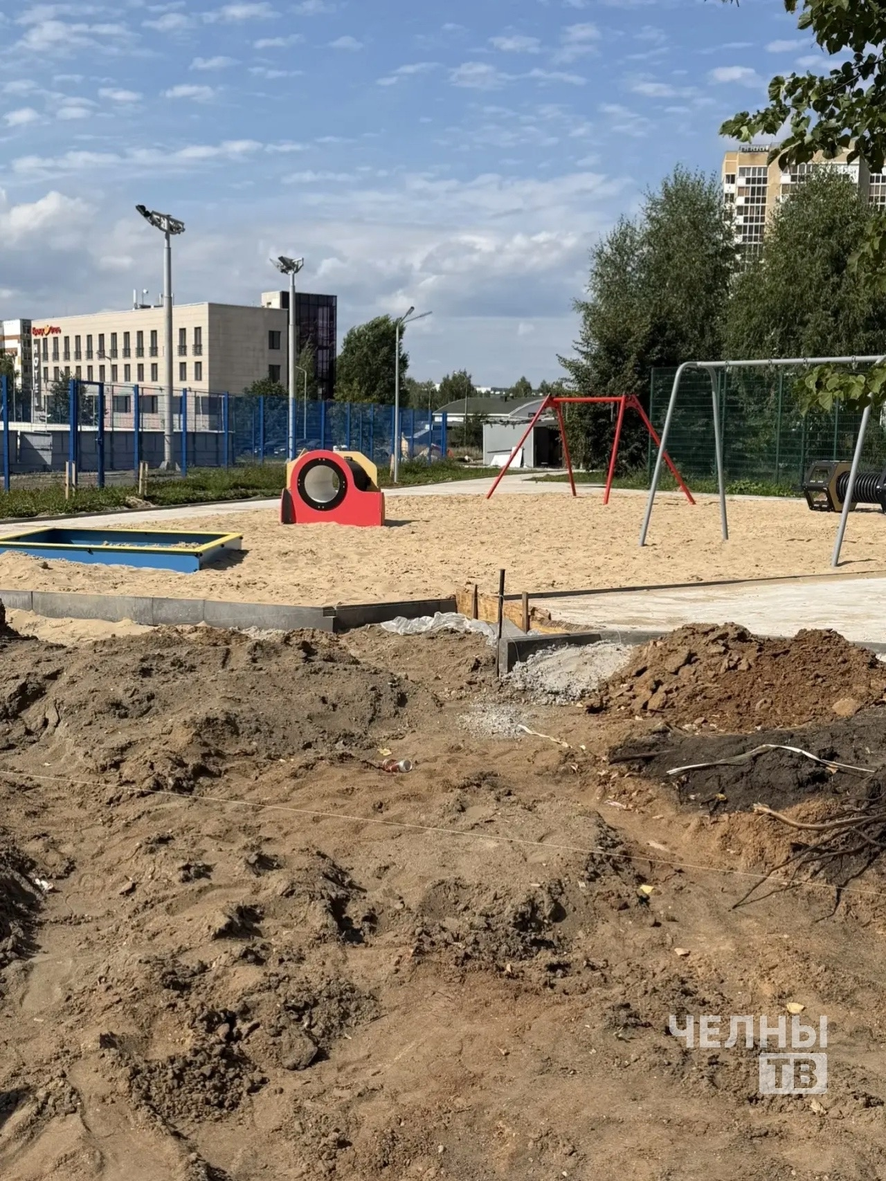 Дворы 21 комплекса Челнов обновляют