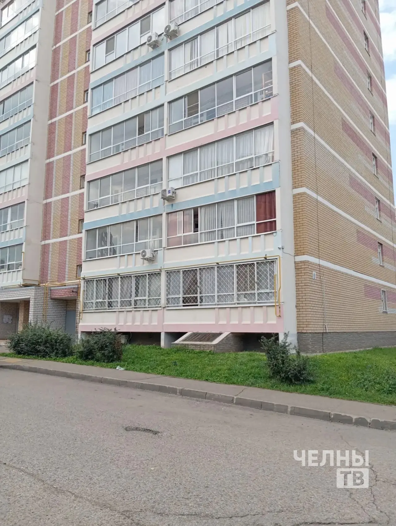 Жители дома 21/07 в Замелекесье несколько лет жалуются на запах