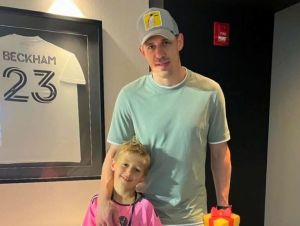 Евгений Малкин поделился фото с сыном в футболке «Интер Майами» с номером Месси