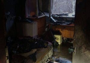 Пожарные спасли женщину из горящей квартиры в Нижнекамске