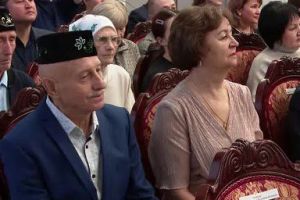 В Челнах отметили 50, 55 и 60 лет совместной жизни семей