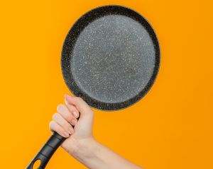 Жительницу Татарстана будут судить за убийство сковородой