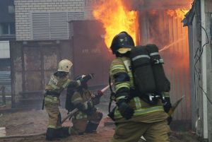 Во время пожара в Буинске погибли двое пожарных