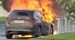 Пожарные потушили загоревшийся BMW в Набережных Челнах