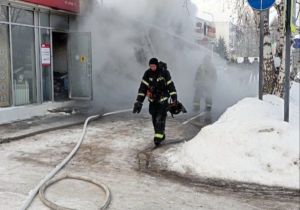 «Все полыхает, пожар видно прям с проспекта Вахитова»