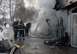 В Набережных Челнах произошел пожар в аптеке и алкомаркете