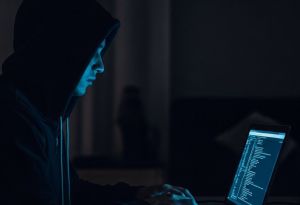 Житель Бугульмы из-за мошенников лишился денег, авто и квартир