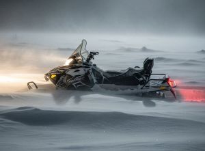 В Нижнекамском районе спасатели помогли застрявшим в поле на снегоходе