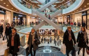 Торговые центры в России меняют формат: магазины уходят