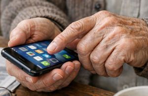 В Челнах пенсионера обманули почти на полмиллиона рублей