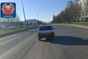 В Челнах легковушка сбила подростка на электросамокате