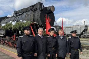 «Паровоз Победы» прибыл в Челны с техникой и полевой кухней